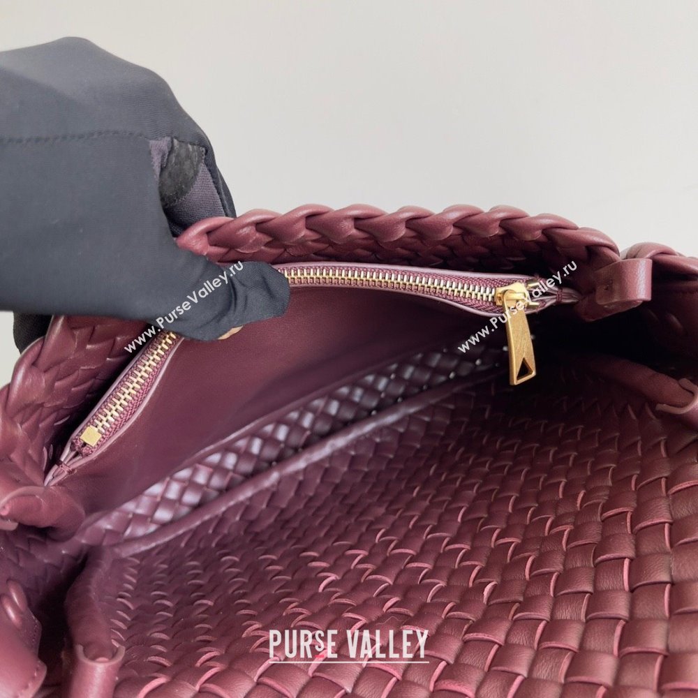 bottega veneta Small Cobble Shoulder Bag in lambskin barolo 2023 (misu-230927-28)