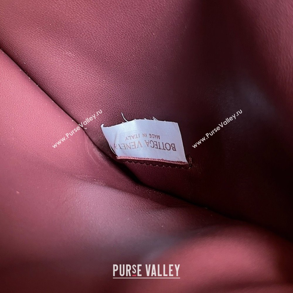 bottega veneta Small Cobble Shoulder Bag in lambskin barolo 2023 (misu-230927-28)