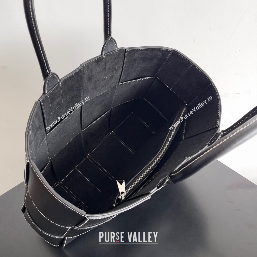 Bottega Veneta Medium Arco Tote Bag in calfskin black with white stitching 2023 (misu-230926-01)