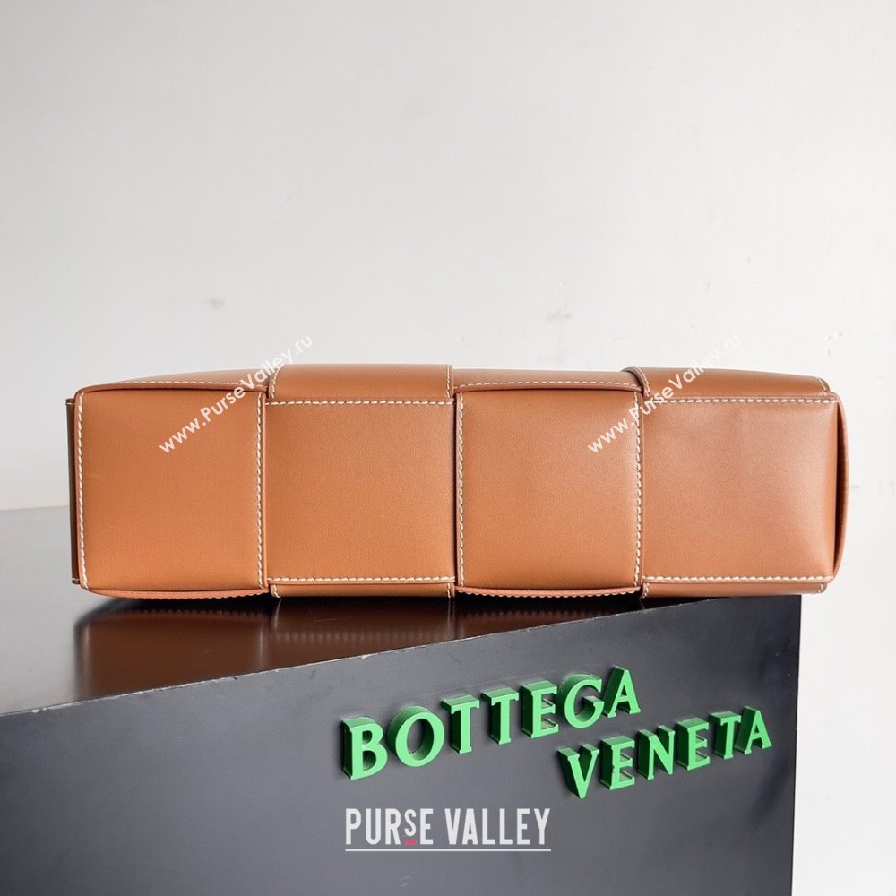 Bottega Veneta Medium Arco Tote Bag in calfskin WOOD / NATURAL 2023 (misu-230926-04)