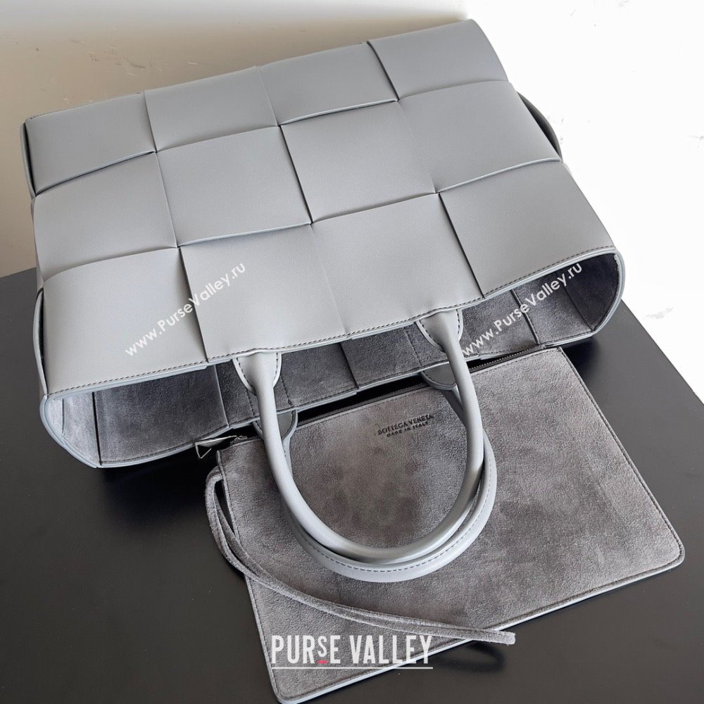 Bottega Veneta Medium Arco Tote Bag in calfskin thunder 2023 (misu-230926-07)