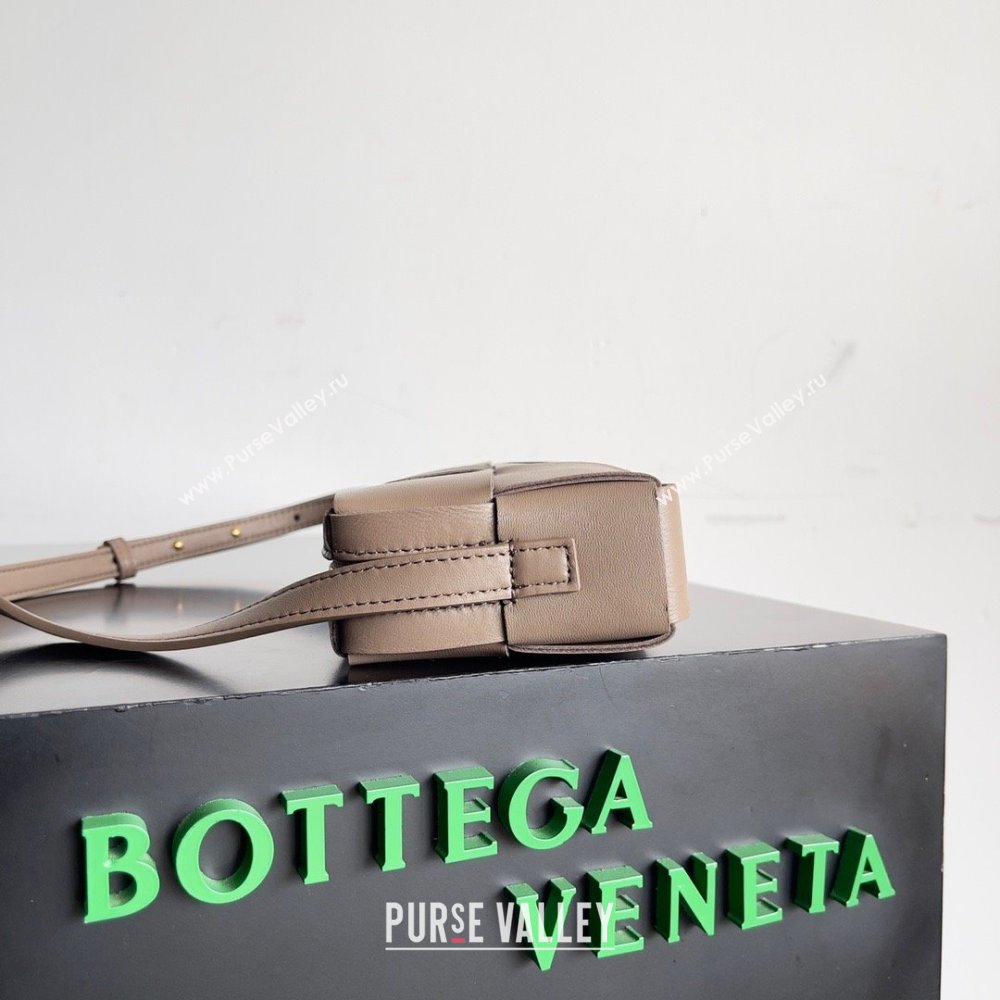 Bottega Veneta Mini Cassette Cross-Body Bag in lambskin TAUPE GREY 2023 (misu-230927-57)
