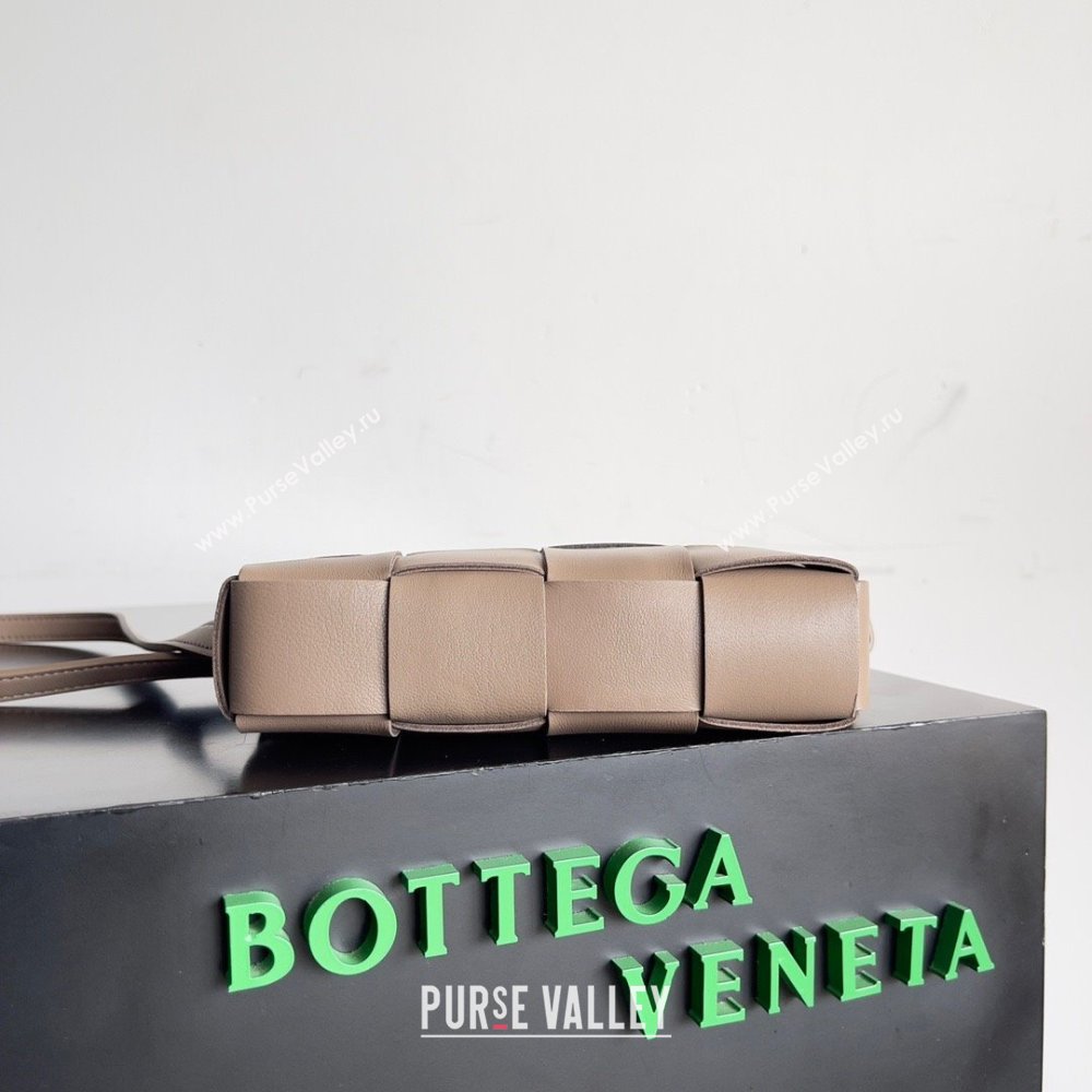 Bottega Veneta Mini Cassette Cross-Body Bag in lambskin TAUPE GREY 2023 (misu-230927-57)