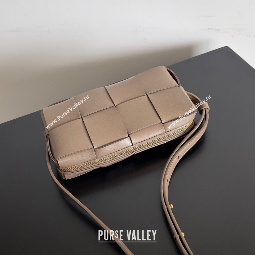 Bottega Veneta Mini Cassette Cross-Body Bag in lambskin TAUPE GREY 2023 (misu-230927-57)