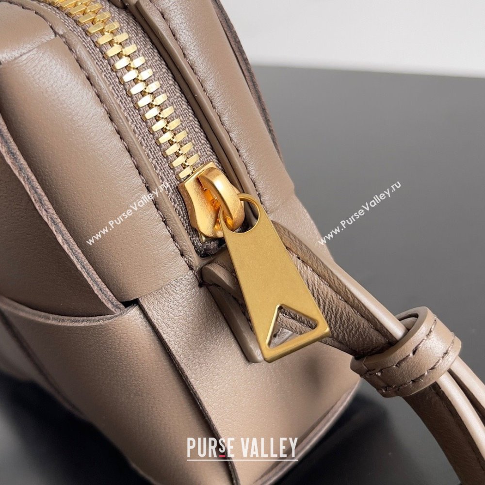Bottega Veneta Mini Cassette Cross-Body Bag in lambskin TAUPE GREY 2023 (misu-230927-57)