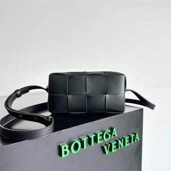 Bottega Veneta Mini Cassette Cross-Body Bag in lambskin black 2023 (misu-230927-59)