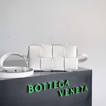 Bottega Veneta Mini Cassette Cross-Body Bag in lambskin white 2023 (misu-230927-62)