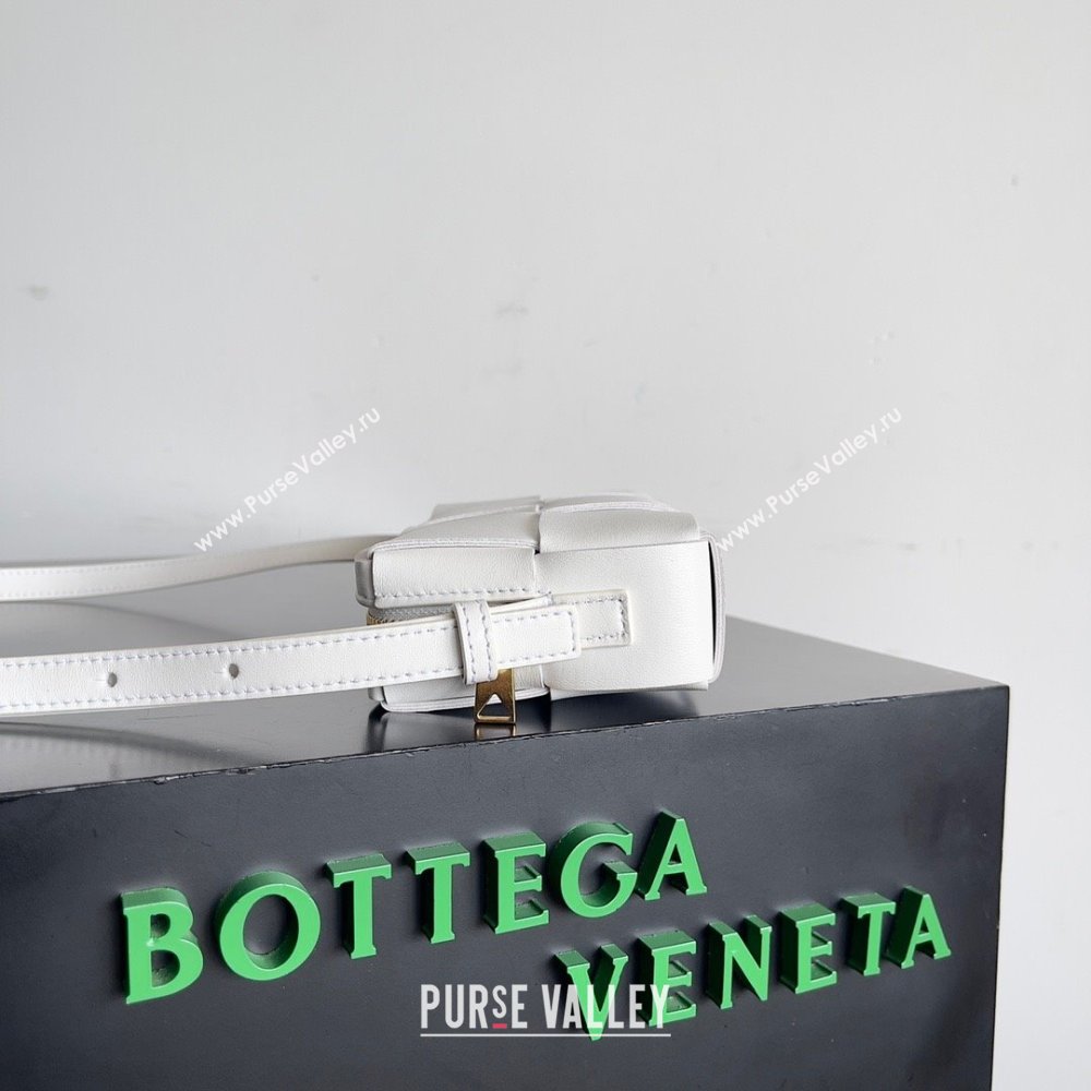 Bottega Veneta Mini Cassette Cross-Body Bag in lambskin white 2023 (misu-230927-62)
