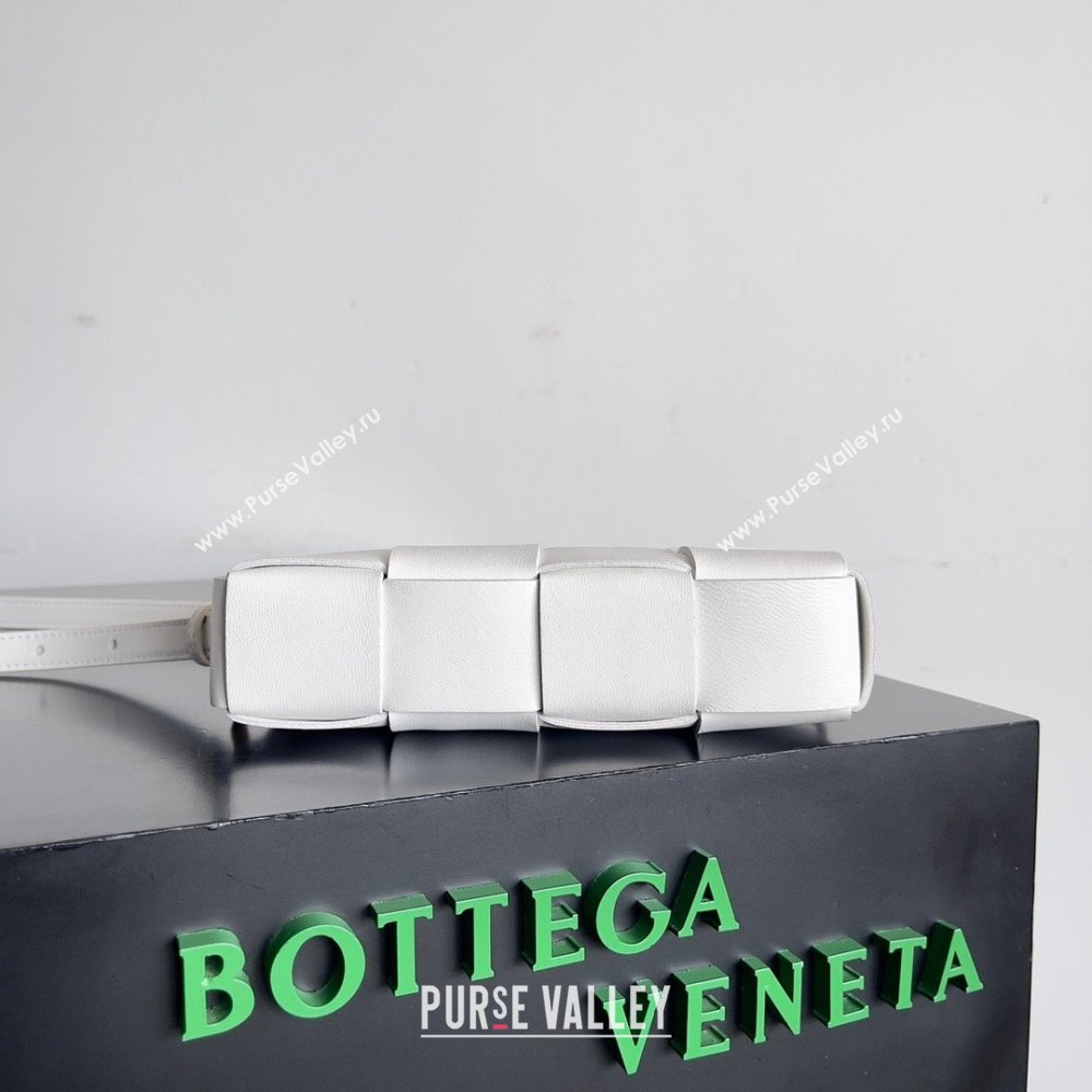 Bottega Veneta Mini Cassette Cross-Body Bag in lambskin white 2023 (misu-230927-62)