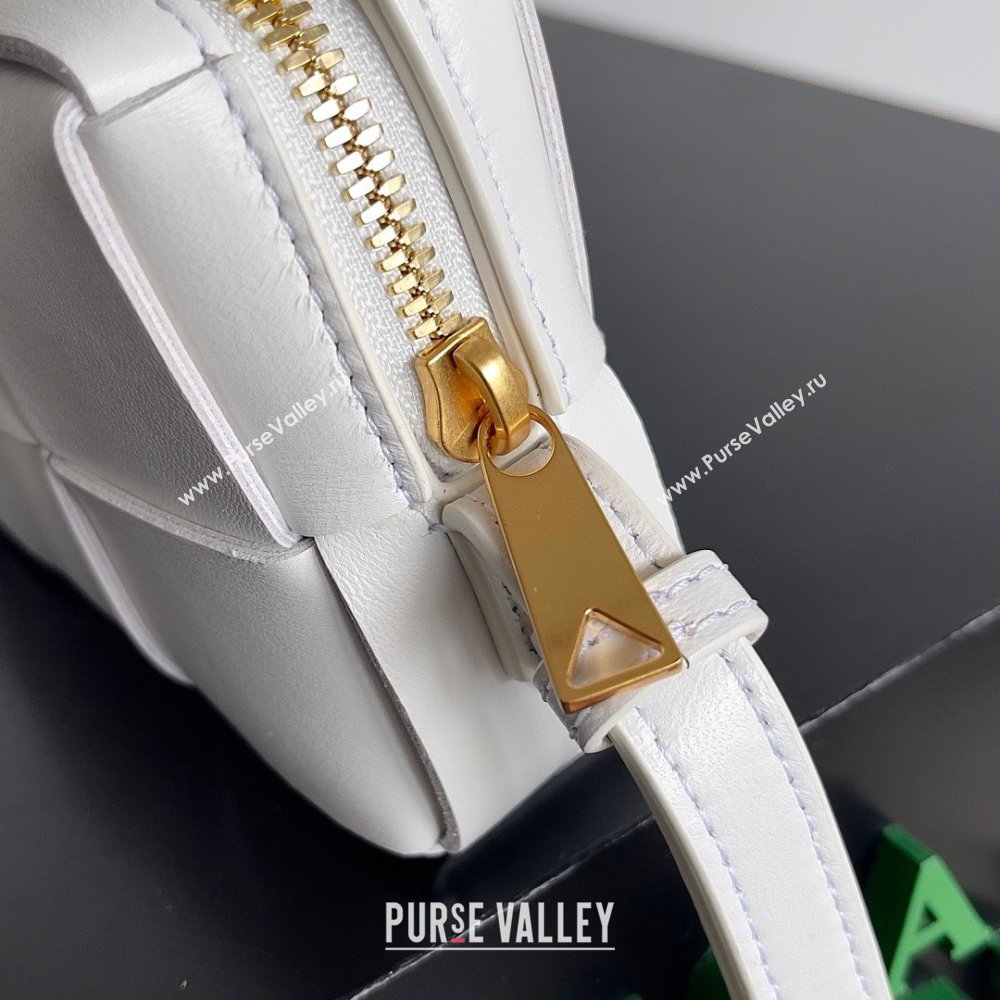 Bottega Veneta Mini Cassette Cross-Body Bag in lambskin white 2023 (misu-230927-62)