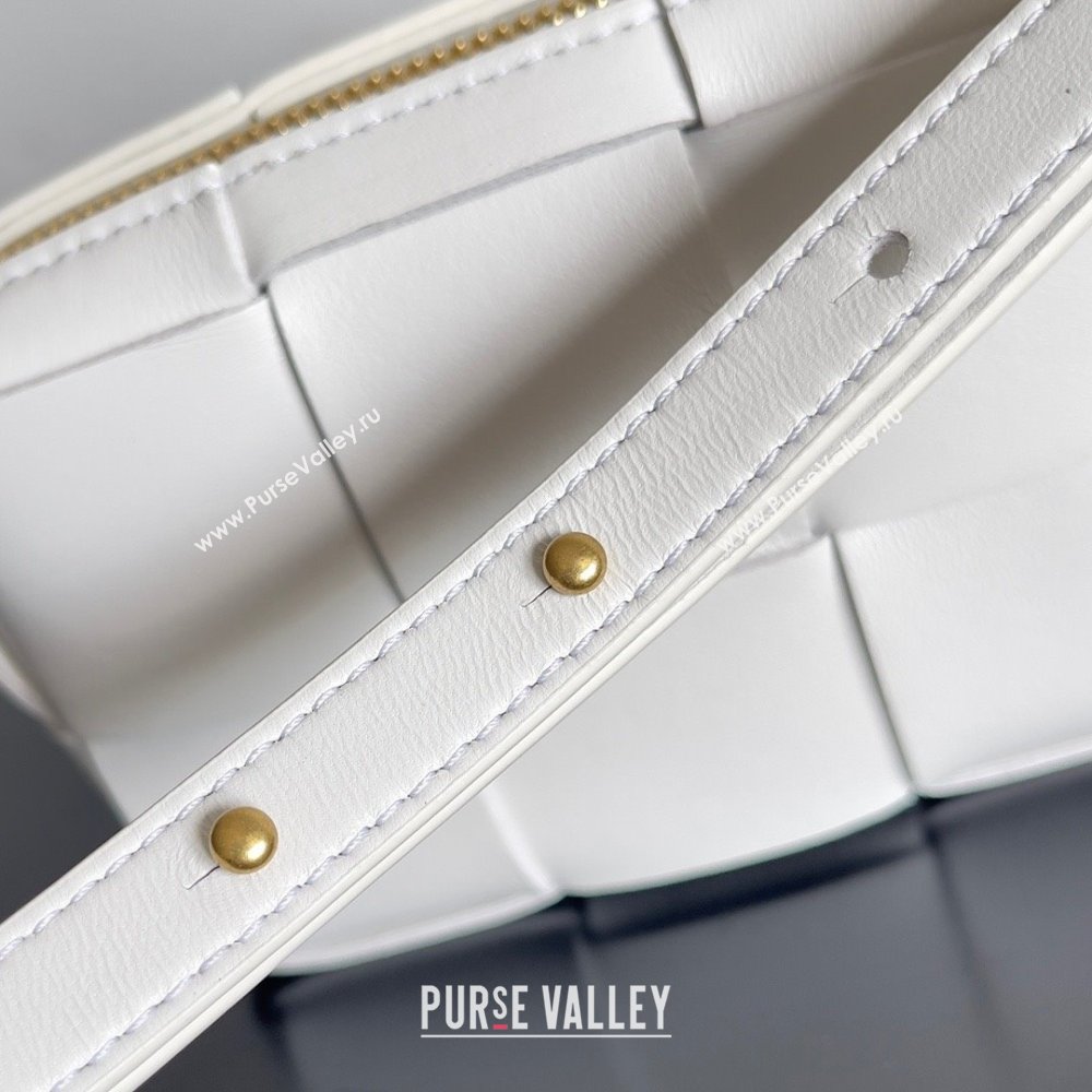 Bottega Veneta Mini Cassette Cross-Body Bag in lambskin white 2023 (misu-230927-62)
