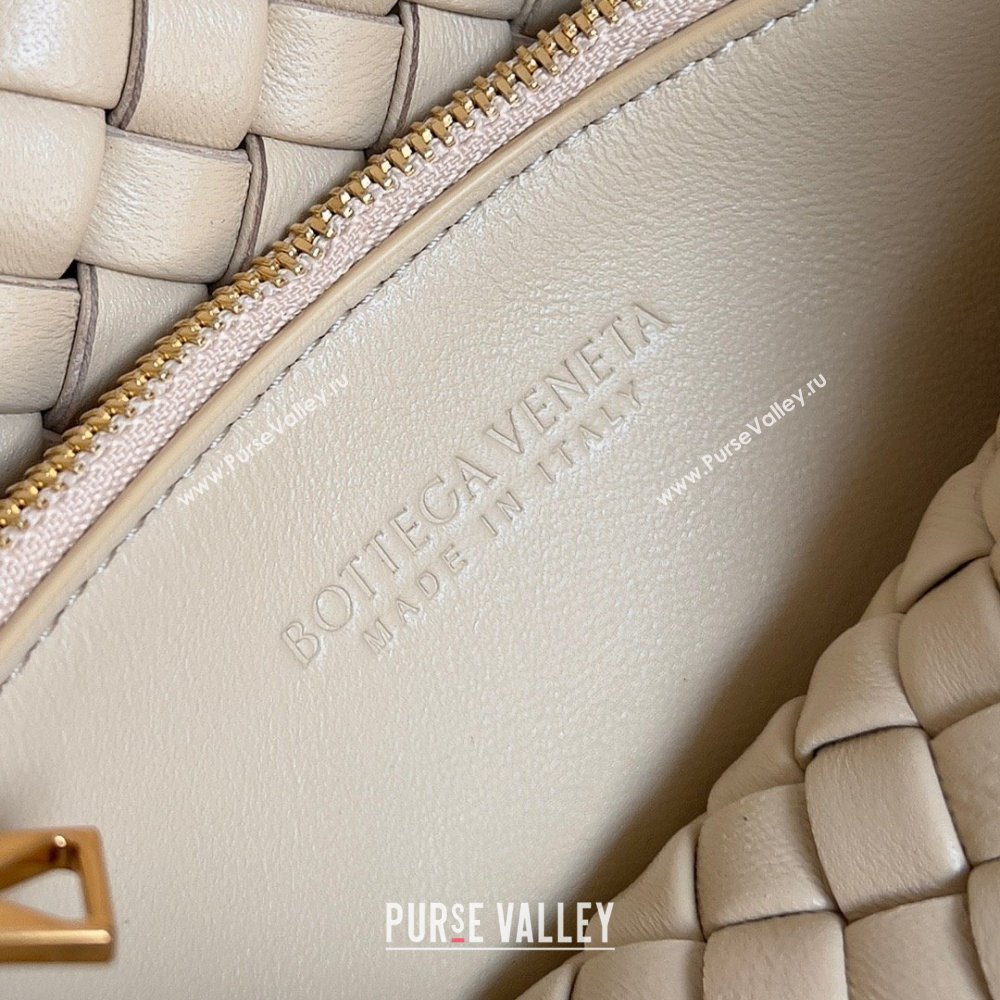 bottega veneta Small Cobble Shoulder Bag in lambskin porridge 2023 (misu-230927-24)
