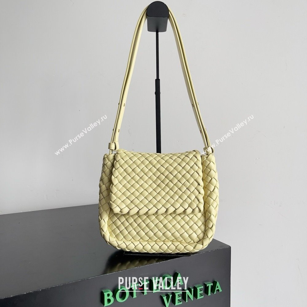 Bottega Veneta Mini Cobble Shoulder Bag in padded Intreccio leather pale yellow 2024 (misu-240407-02)