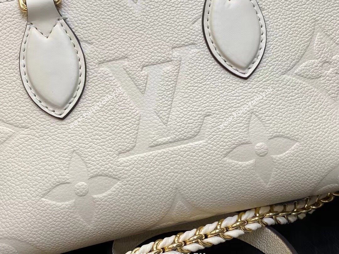 Louis Vuitton Embossed grained cowhide leather OnTheGo East West Bag M23698 Cream 2023 (weijian-23101805)