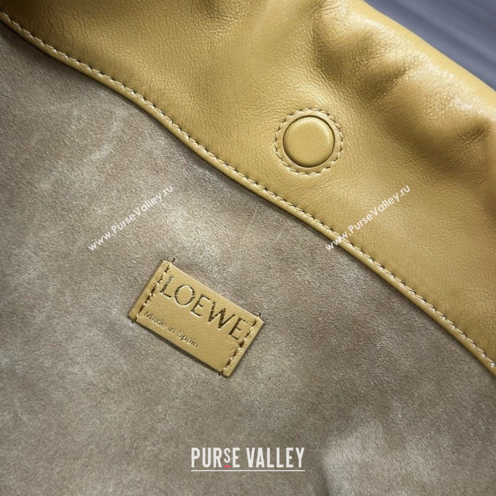 loewe flamenco purse in mellow nappa lambskin 012403 sahara 2024 (yongsheng-240410-03)