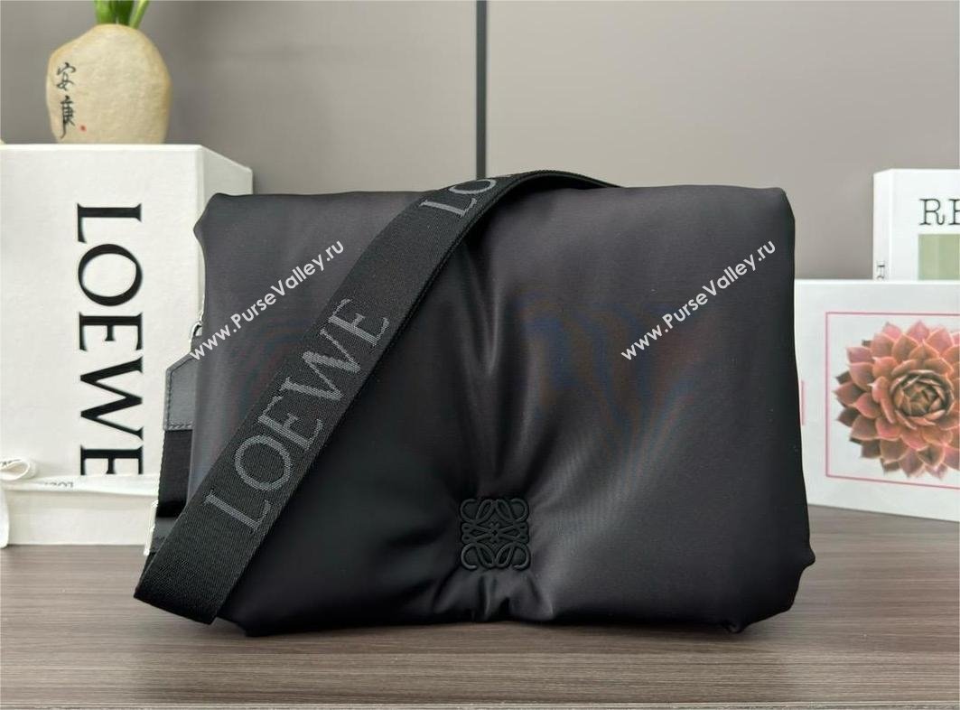 loewe Puffer Goya Messenger in nylon black 2024 (yongsheng-240411-02)