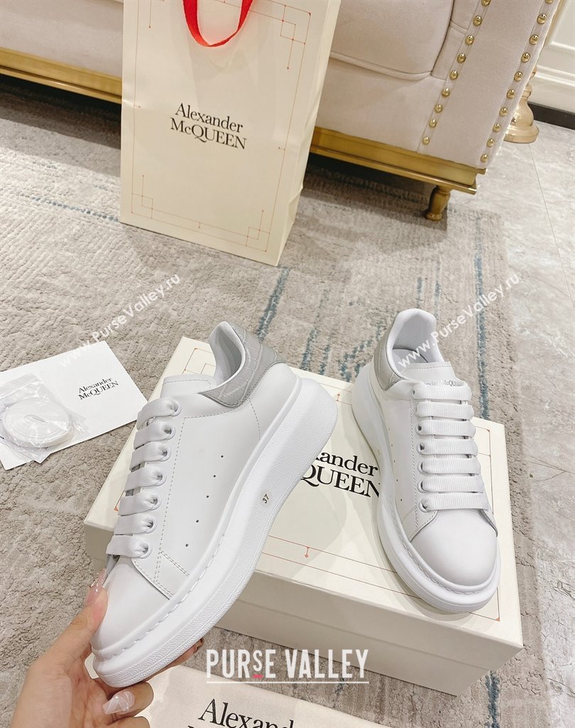 Alexander McQueen Oversized Women/Men Sneakers 45 2023 (modeng-23101845)