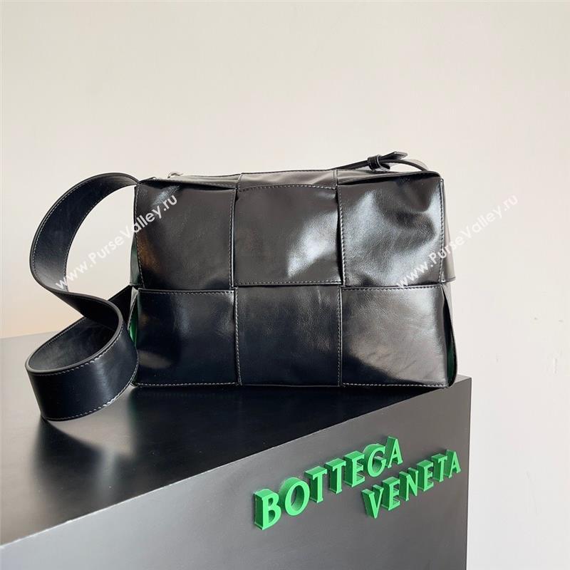 bottega veneta Medium Arco Camera Bag in calfskin black 2023 (misu-230927-03)