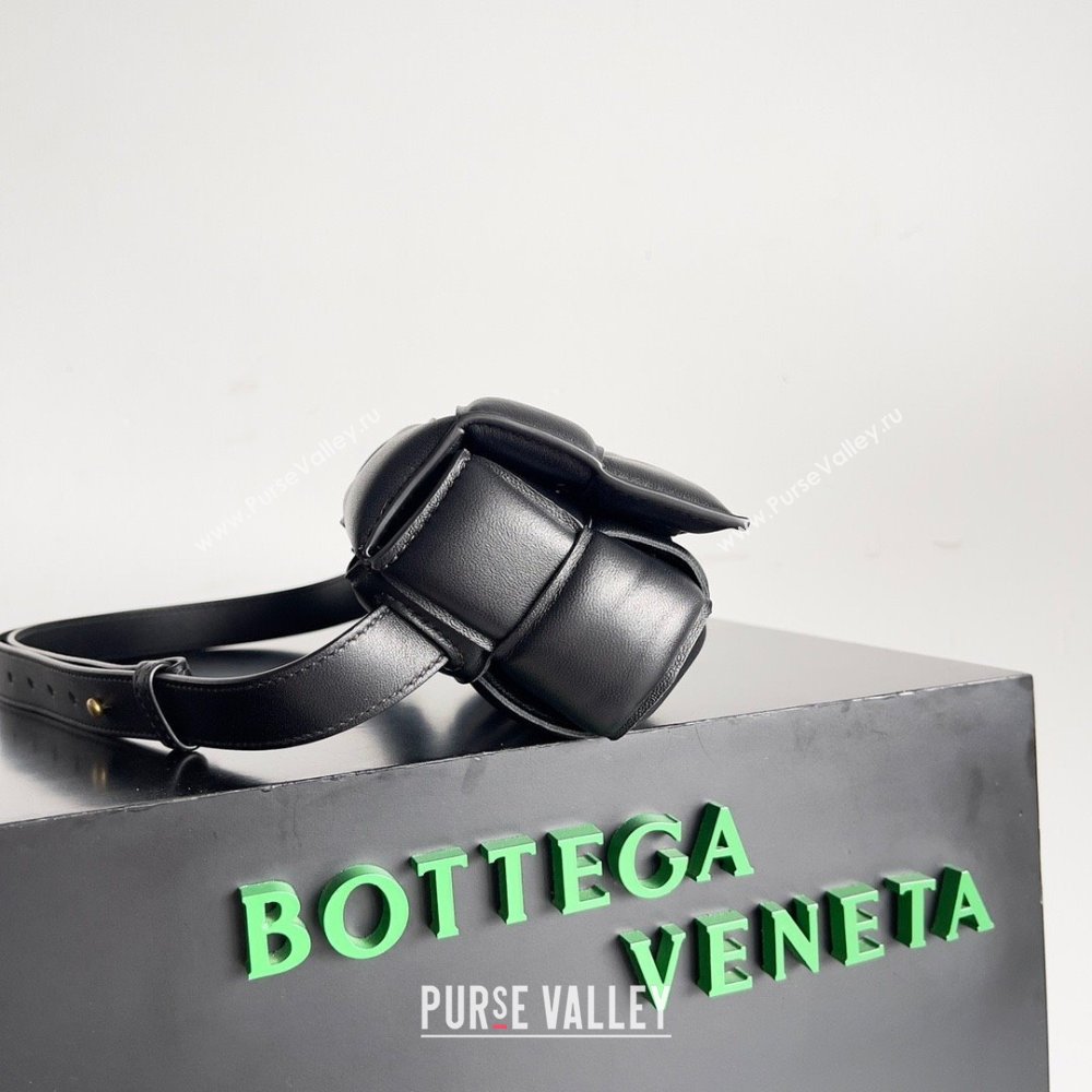 Bottega Veneta Padded Cassette Leather Belt Bag in calfskin black 2023 (misu-230928-01)