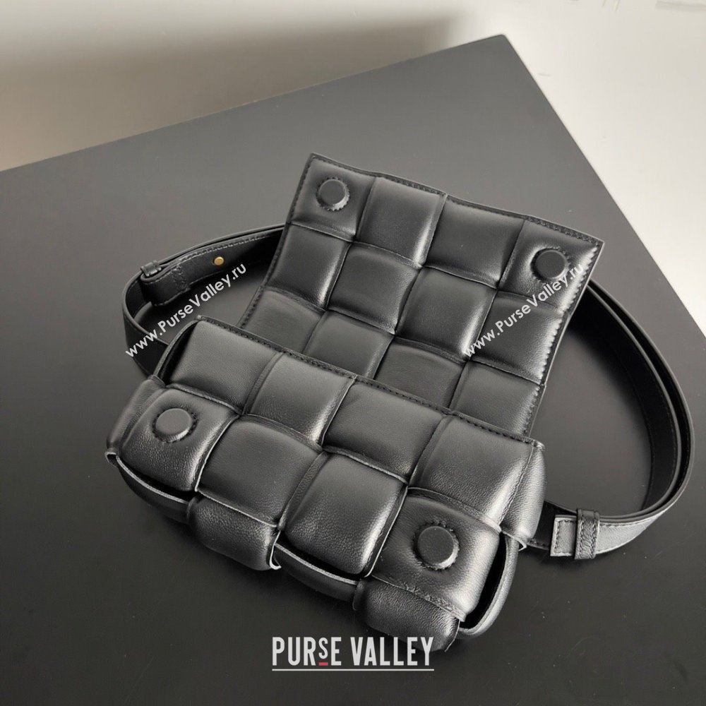 Bottega Veneta Padded Cassette Leather Belt Bag in calfskin black 2023 (misu-230928-01)
