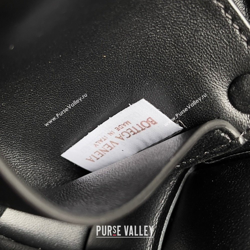 Bottega Veneta Padded Cassette Leather Belt Bag in calfskin black 2023 (misu-230928-01)