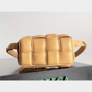 Bottega Veneta Padded Cassette Leather Belt Bag in calfskin beige 2023 (misu-230928-05)