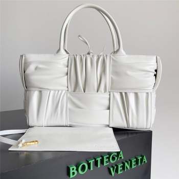 Bottega Veneta Small foulard Intreccio leather Arco Tote Bag white 2023 (misu-230927-13)