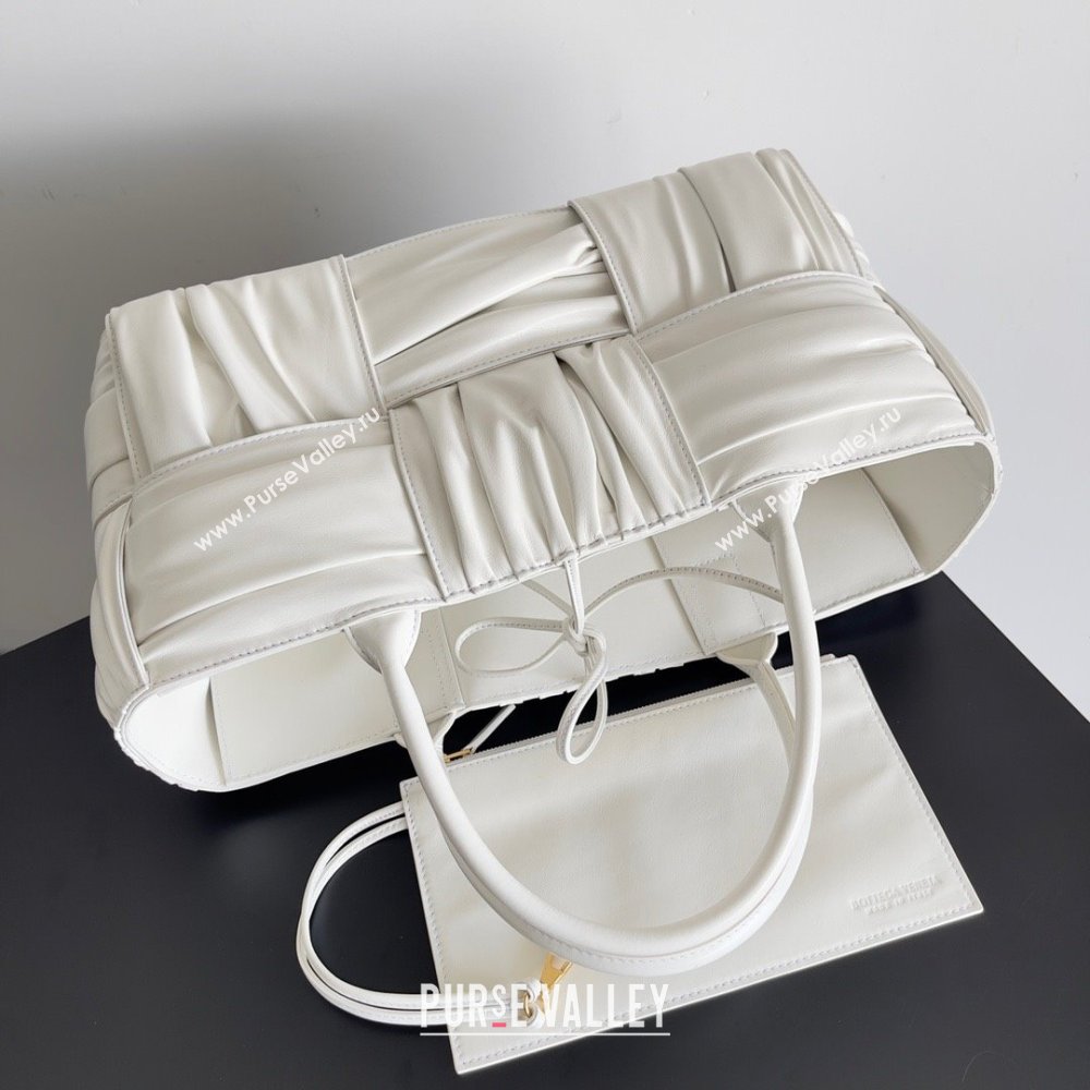 Bottega Veneta Small foulard Intreccio leather Arco Tote Bag white 2023 (misu-230927-13)