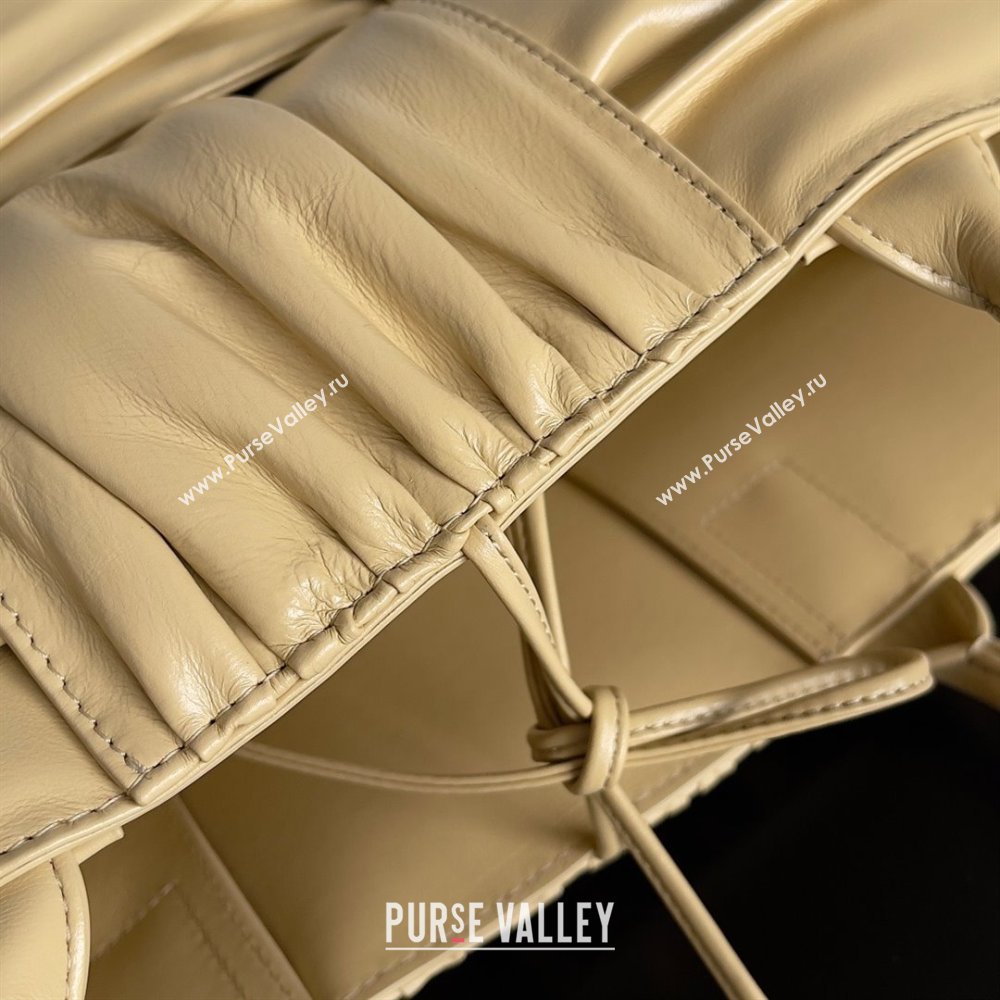 Bottega Veneta Small foulard Intreccio leather Arco Tote Bag PORRIDGE 2023 (misu-230927-14)