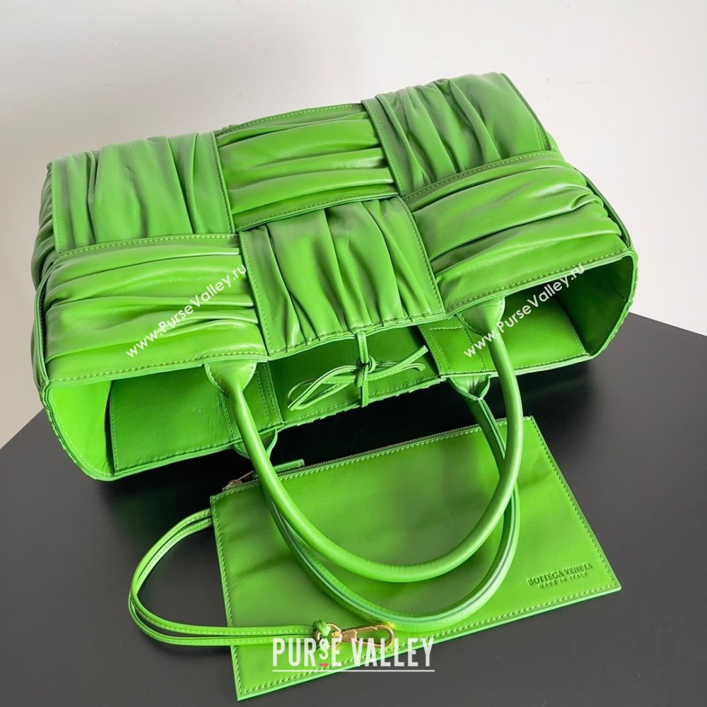 Bottega Veneta Small foulard Intreccio leather Arco Tote Bag green 2023 (misu-230927-16)