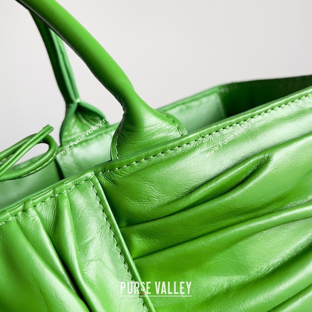 Bottega Veneta Small foulard Intreccio leather Arco Tote Bag green 2023 (misu-230927-16)