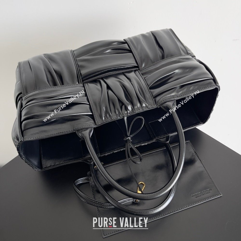 Bottega Veneta Small foulard Intreccio leather Arco Tote Bag black 2023 (misu-230927-12)
