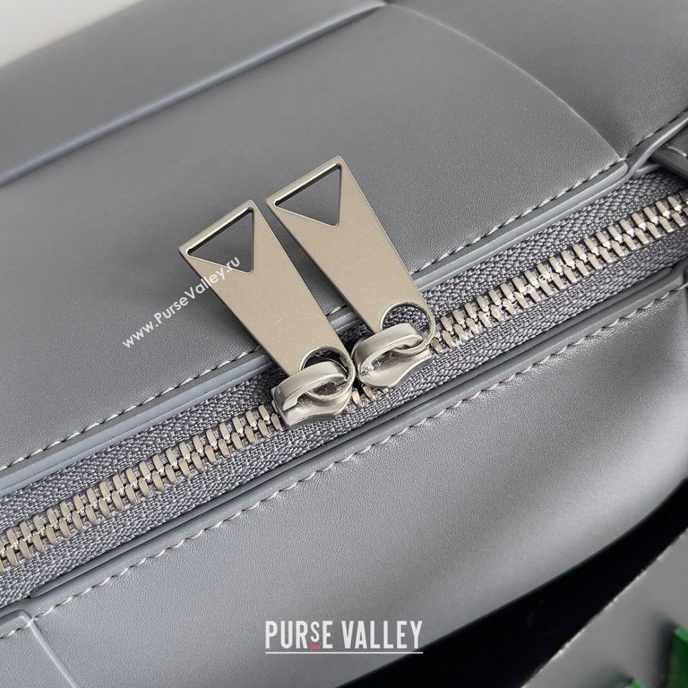 Bottega Veneta small Arco Briefcase in calfskin thunder 2023 (misu-230927-52)