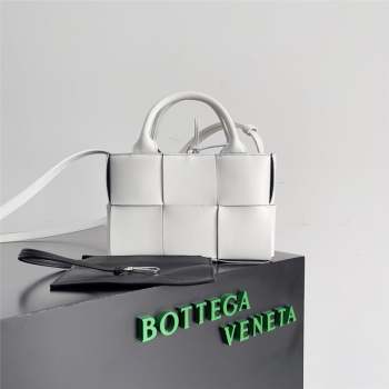 Bottega Veneta Micro intreccio leather Candy Arco Tote Bag white/black 2023 (misu-230927-10)