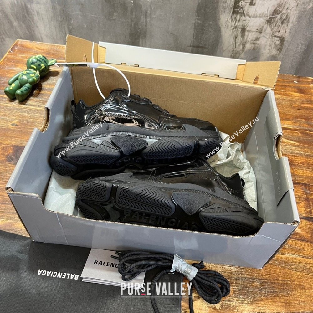Balenciaga Triple S Sneaker in black rubber 2023 (kaola-231019-04)