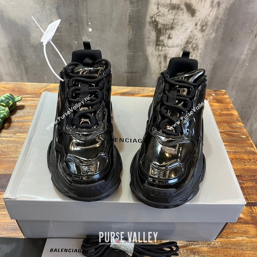 Balenciaga Triple S Sneaker in black rubber 2023 (kaola-231019-04)