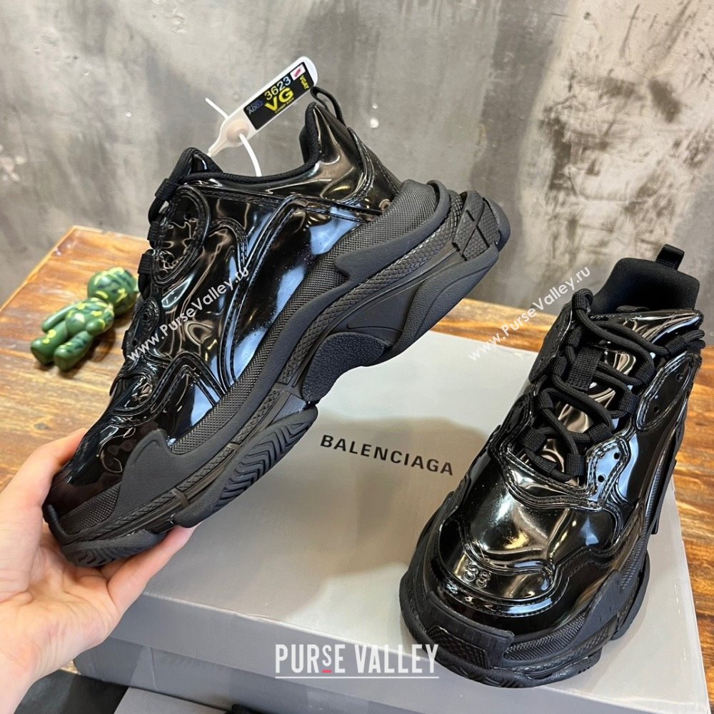 Balenciaga Triple S Sneaker in black rubber 2023 (kaola-231019-04)