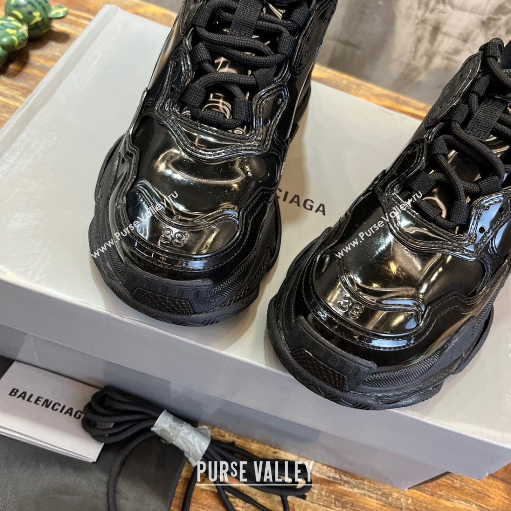 Balenciaga Triple S Sneaker in black rubber 2023 (kaola-231019-04)