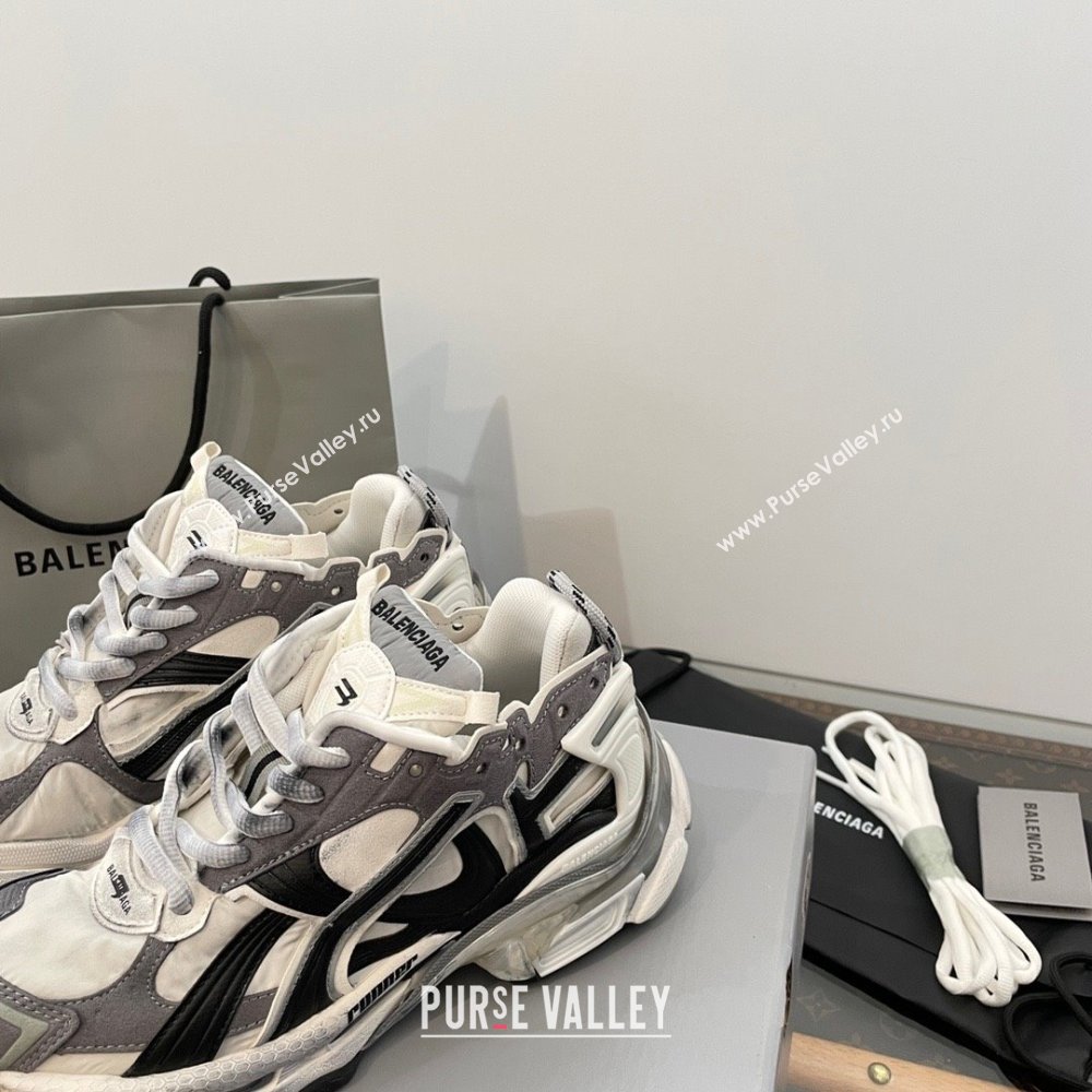 Balenciaga Runner Sneaker in grey, white and black 2023 (kaola-231020-03)