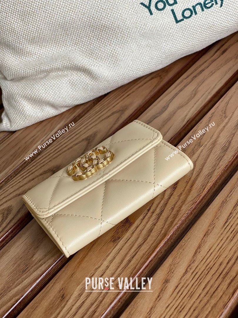 CHANEL 19 Flap Card Holder in lambskin AP1790 BEIGE 2023 (yongsheng-231124-01)