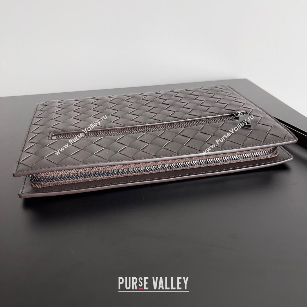 Bottega Veneta Small intrecciato leather document case With Wristlet Coffee 2023 (misu-23110215)