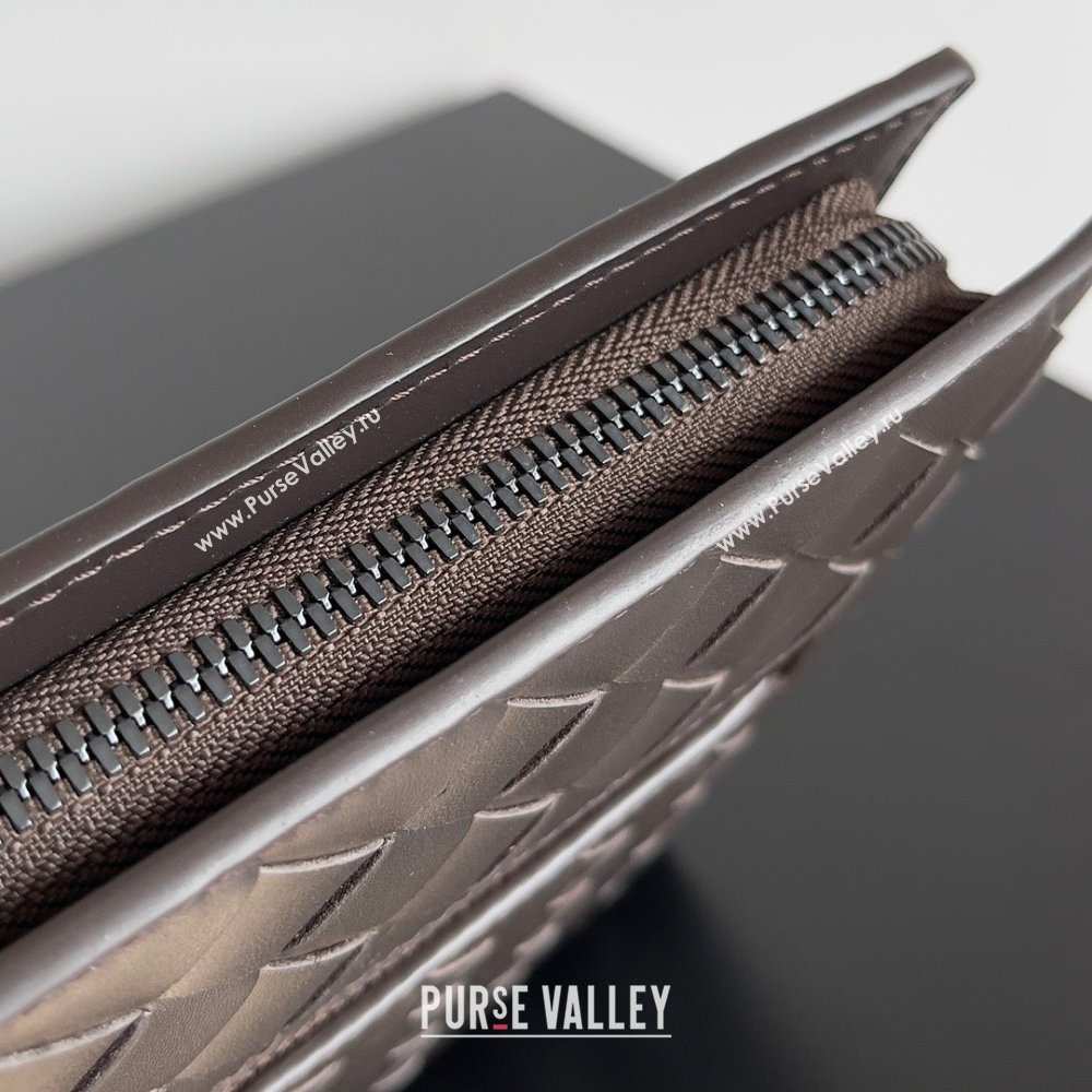 Bottega Veneta Small intrecciato leather document case With Wristlet Coffee 2023 (misu-23110215)