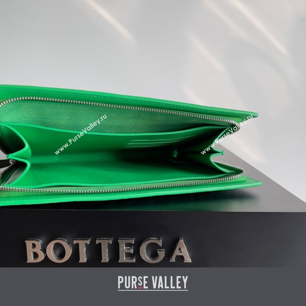 Bottega Veneta Small intrecciato leather document case With Wristlet Green 2023 (misu-23110216)