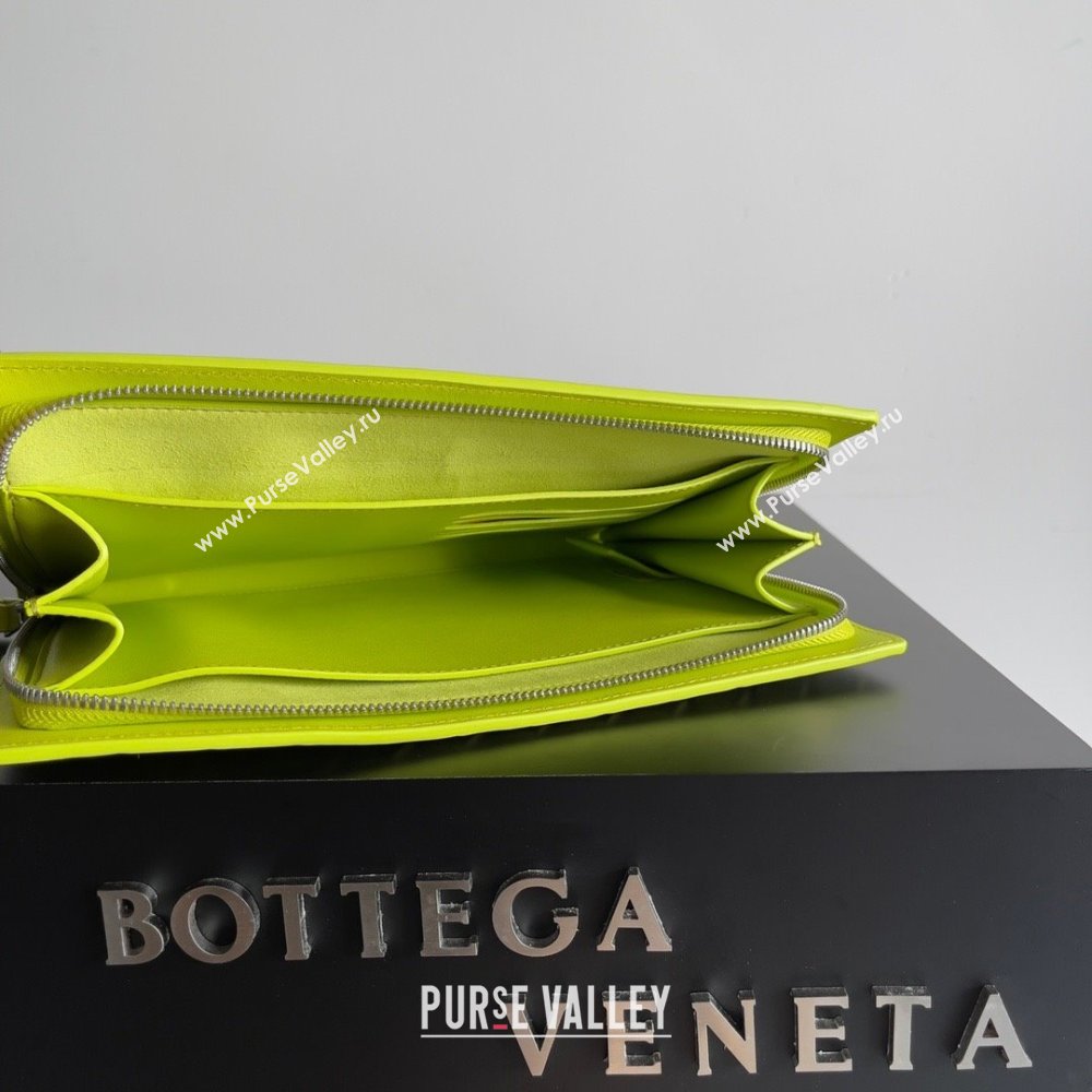 Bottega Veneta Small intrecciato leather document case With Wristlet Kiwi Green 2023 (misu-23110217)