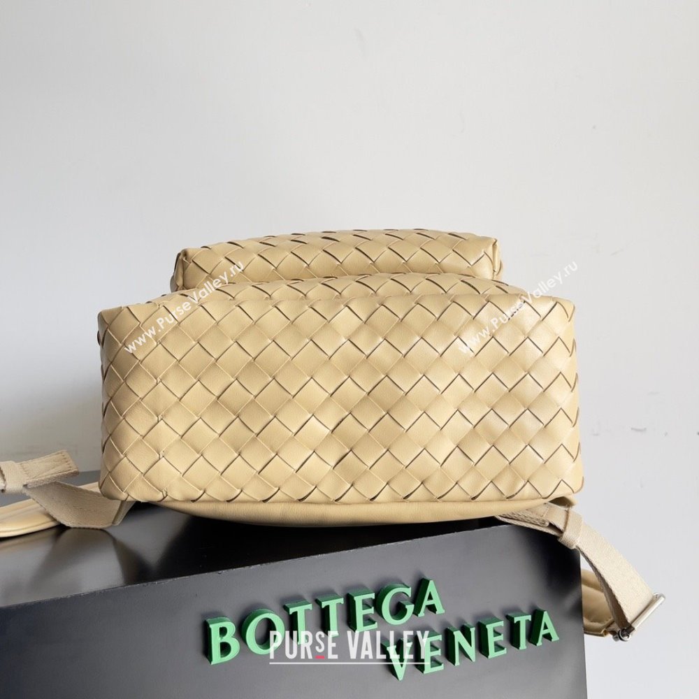 Bottega Veneta Medium Intrecciato leather Backpack Bag Beige 2023 (misu-23110148)