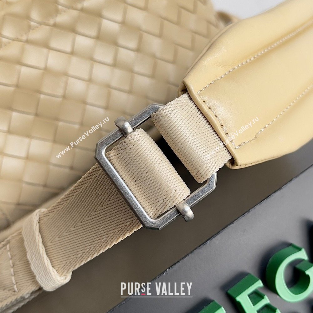 Bottega Veneta Medium Intrecciato leather Backpack Bag Beige 2023 (misu-23110148)