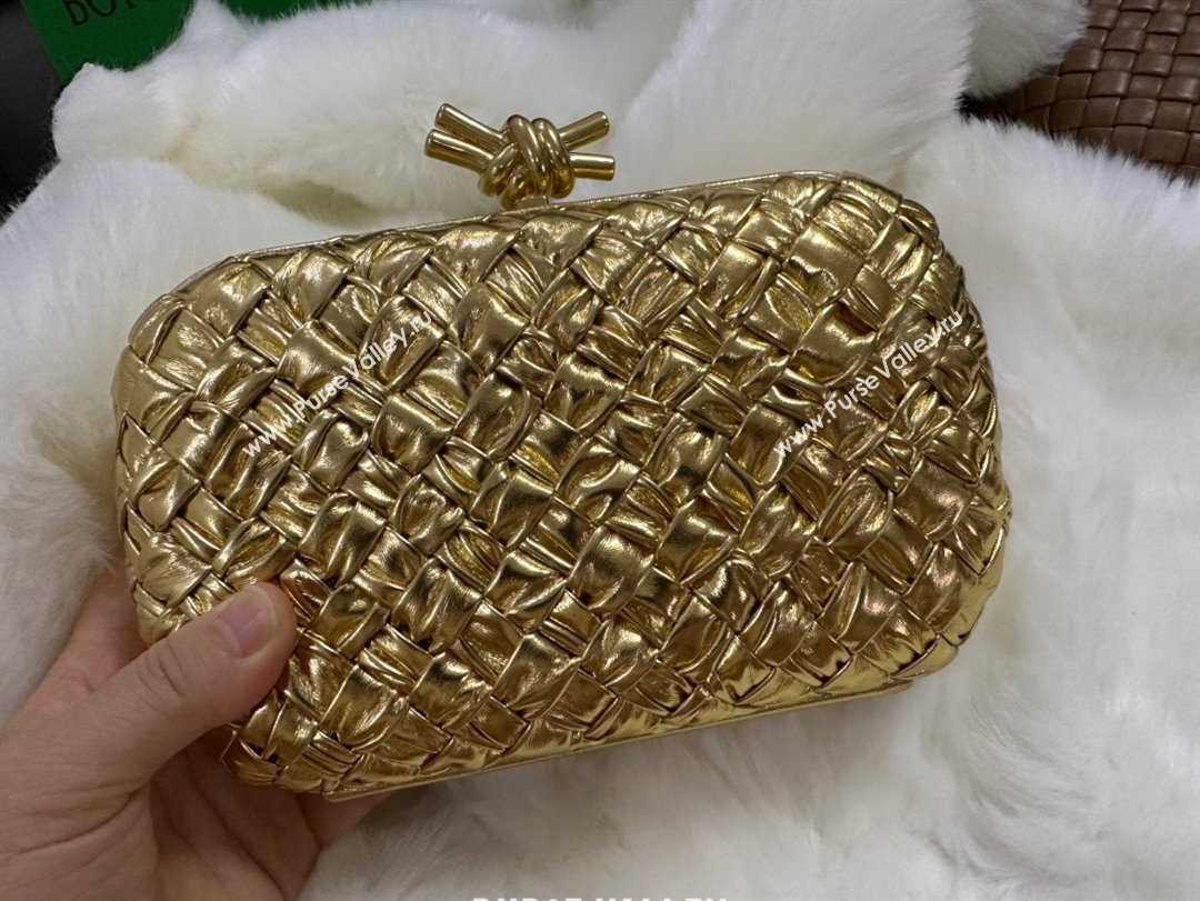 Bottega Veneta Pressed intreccio laminated leather Knot Minaudiere clutch Bag Gold 2023 (misu-23110120)