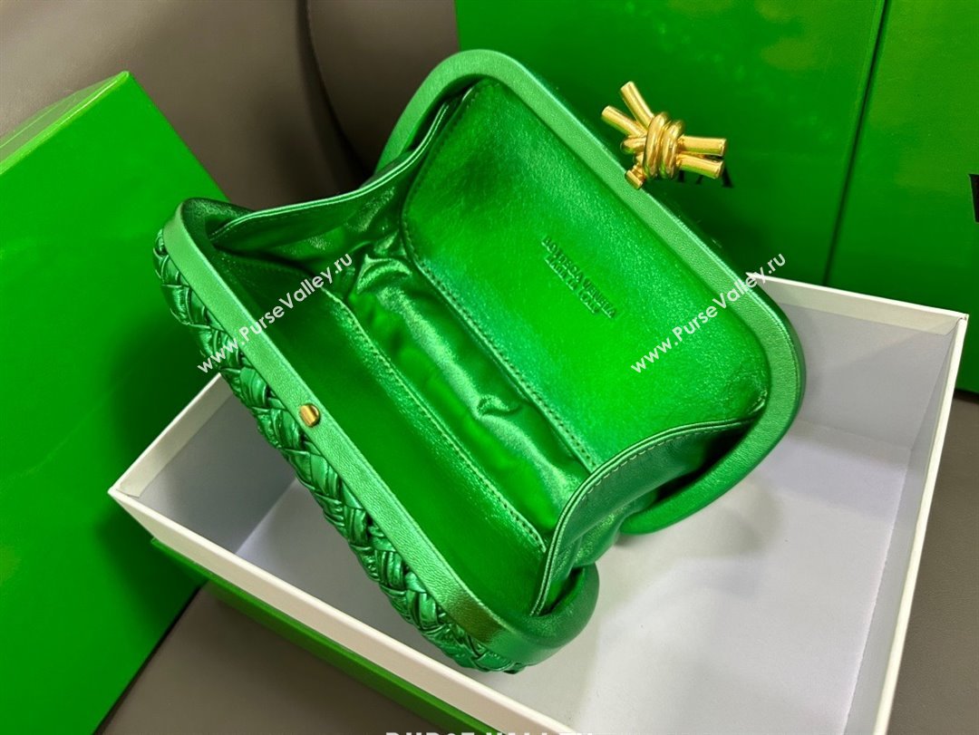 Bottega Veneta Pressed intreccio laminated leather Knot Minaudiere clutch Bag ENVY Green 2023 (misu-23110118)