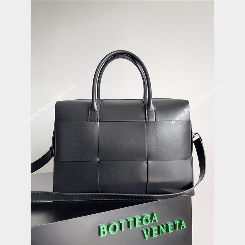 Bottega Veneta large Arco Briefcase in calfskin Black 2023 (misu-230927-49)