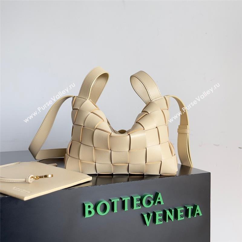 Bottega Veneta small intreccio leather Bowling Cassette Bag Beige 2023 (misu-230927-44)
